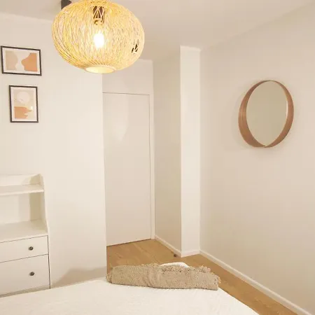 Lighthouse & Parking Apartment